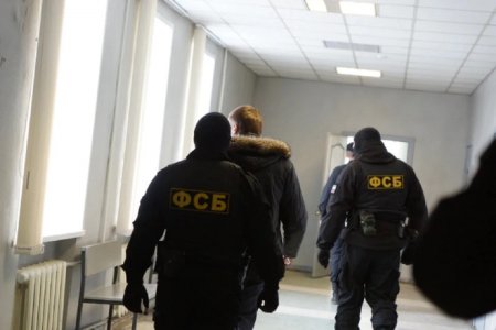 Reactia oficiala a Kremlinului, dupa arestarea de catre FSB a unui jurnalist american:  A fost prins in <span style='background:#EDF514'>FLAGRANT</span>