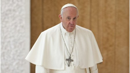 Diagnosticul primit de Papa Francisc dupa ce a ajuns la spital. S-a plans de dificultati de respiratie in ultimele zile
