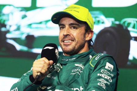 Fernando Alonso, incisiv: Hamilton are memoria s<span style='background:#EDF514'>CURT</span>a. Imbatraneste