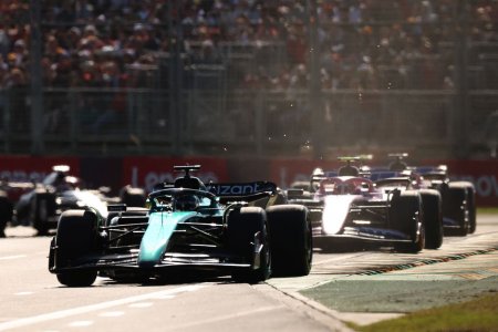 Start spectaculos in MP al Australiei: Verstappen e depasit de Russel si Hamilton, Leclerc abandoneaza. Cursa e intrerupta
