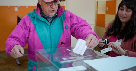 Bulgarii voteaza pentru a cincea oara in doi ani. Èšara, scindata in fata invaziei ruse in Ucraina