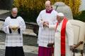 VIDEO LIVE | Papa Francisc conduce acum slujba de Florii de la Vatican, la o zi dupa ce a fost externat