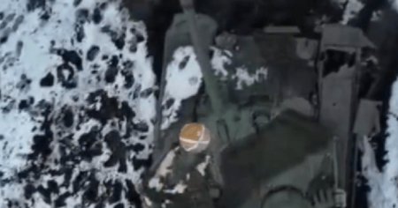 Ucrainenii distrug cu baloane Molotov un tanc T-90M, mandria fostei Armate Rosii VIDEO