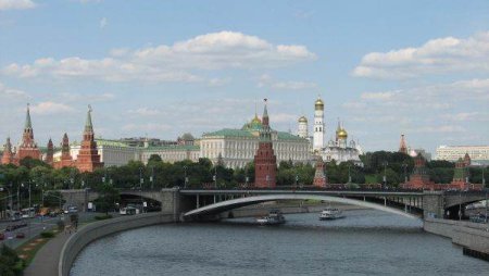 Kremlinul respinge drept 'ciudate' declaratii ale Kievului care denunta recurgerea lui Putin la <span style='background:#EDF514'>SOSII</span>