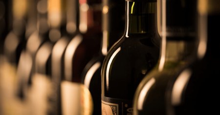 <span style='background:#EDF514'>CALUGARITE</span> din Olanda, apel la consumatorii alcool pentru a-si vinde vinul