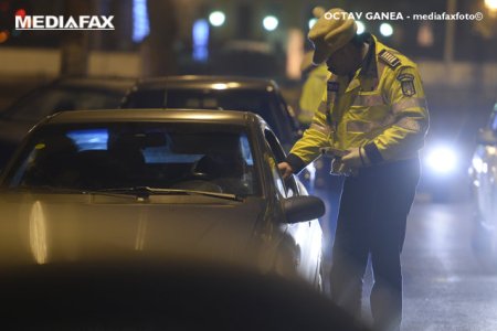 Un barbat din Dambovita, prins de politisti in timp ce conducea un autoturism fara permis auto