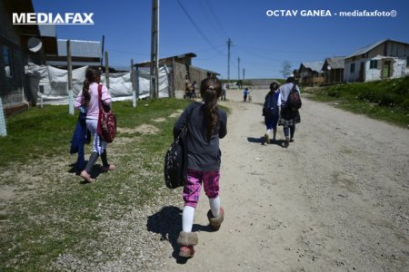 Mii de elevi din satele judetului Galati sunt dusi la muzeu