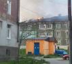Incendiu la acoperisul unui bloc din <span style='background:#EDF514'>LUPENI</span>. Zeci de persoane s-au evacuat