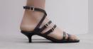 Sandalele si <span style='background:#EDF514'>PAPUC</span>ii din piele naturala - de ce sa ai astfel de piese in dressing?