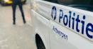 Un sofer urmarit de politie a inceput sa arunce mii de euro pe geam. Barbatul nu a fost prins