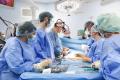 Noua copii cu malformatii ale inimii au fost operati pro <span style='background:#EDF514'>BONO</span> la Spitalul Sanador de echipe de medici din Romania si Germania. O operatie ar costa 10.000 euro