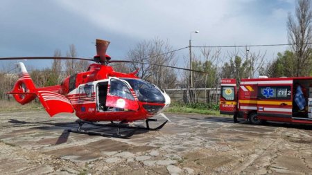 Hunedoara: Interventie a elicopterului SMURD pentru salvarea unui barbat prins sub un tractor