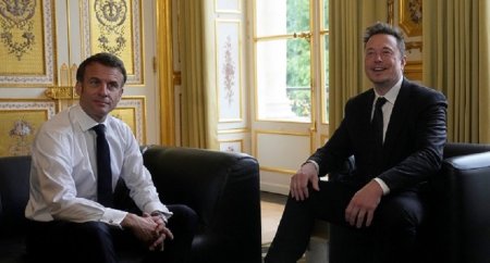 Presedintele Emmanuel Macron s-a intalnit luni cu CEO-ul Tesla, Elon Musk, seful Pfizer si alti sefi de companii, pentru a-i indemna sa investeasca in Franta