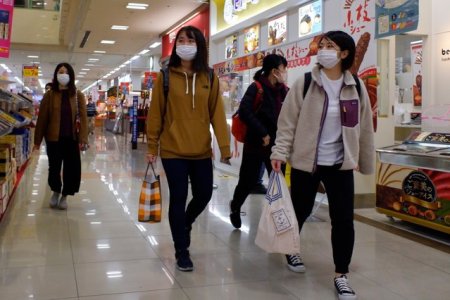 Japonezii iau lectii pentru a reinvata cum sa zambeasca dupa pandemie