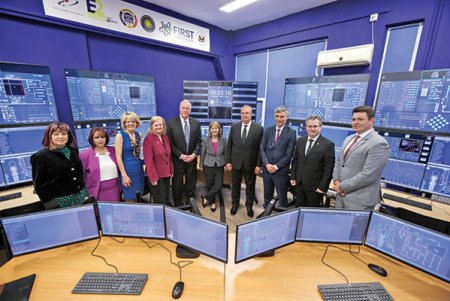 Romania vede prima investitie concreta din proiectul reactoarelor nucleare mici: un simulator de 1 mil. dolari la Politehnica. Realizarea concreta a investitiei de la Doicesti se amana cu doi ani