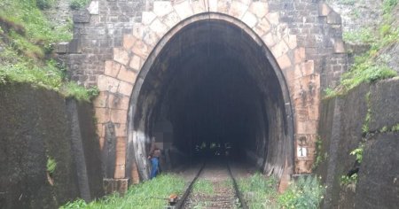 Accident oribil in <span style='background:#EDF514'>DEFILEUL JIULUI</span>: tanara de 19 ani, decapitata de tren intr-un tunel