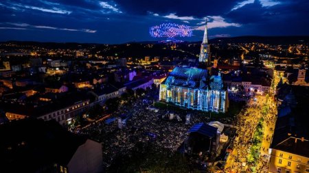 Zilele Clujului, ziua doi. Seara de concerte cu Andra, Carla's Dreams, Compact si spectacol de drone in Piata Unirii