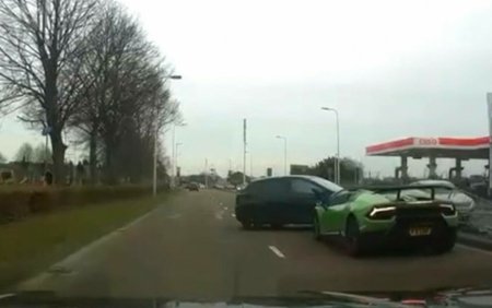 VIDEO. Un sofer vitezoman a facut accident cu un Lamborghini inchiriat. A folosit drumurile ca pe <span style='background:#EDF514'>O PISTA</span> de curse