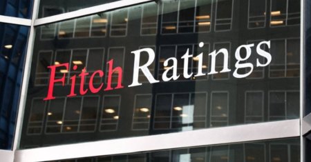 Un nou avertisment puternic al Fitch Ratings cu privire la datoriile SUA a amplificat joi urgenta negocierilor privind plafonul datoriilor dintre Casa Alba si republicani
