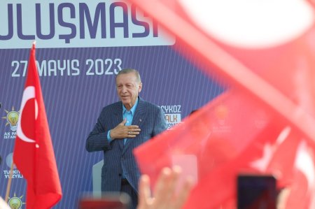Alegeri in Turcia, <span style='background:#EDF514'>AL DOILEA TUR DE SCRUTIN</span> prezidential. Erdogan intra ca favorit in cursa care ii poate decide viitorul politic