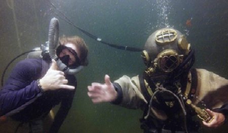 Dr. Deep Sea: profesorul american care traieste sub apa timp de 100 de zile