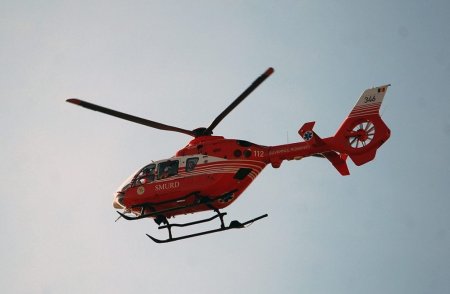 Barbat electrocutat in timp ce lucra in depoul Dej-Triaj din Cluj, preluat cu elicopterul SMURD