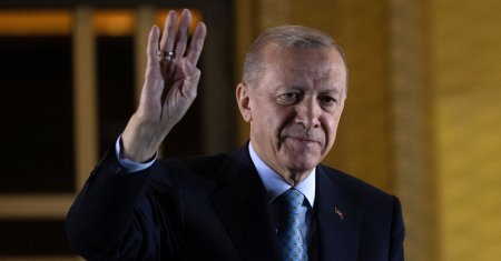 Turcia, al treilea deceniu cu Erdogan la putere! Sustinatorii presedintelui au sarbatorit victoria in strada
