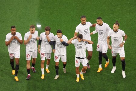 Jucatorii de la Sevilla, cu gandul la Sergio Rico » Mesaj inainte de finala Europa League