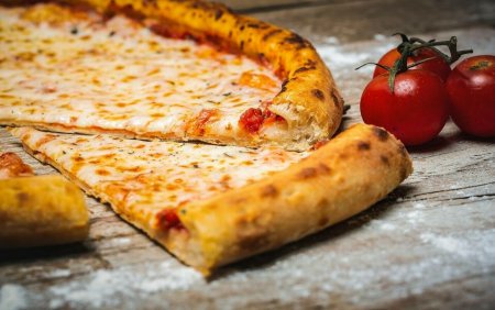 (P) Cele mai dorite pizza din timpul verii. Sunt 4 sortimente delicioase, le vei tine minte?