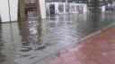 Drumuri si subsoluri inundate la Sinaia in urma ploii torentiale