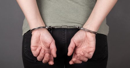 O femeie din SUA a fost arestata pentru ca a refuzat sa-si trateze tu<span style='background:#EDF514'>BERCU</span>loza