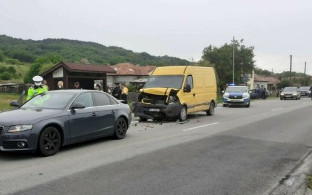 Accident cu noua victime in Valcea. Un elicopter SMURD, solicitat la fata locului