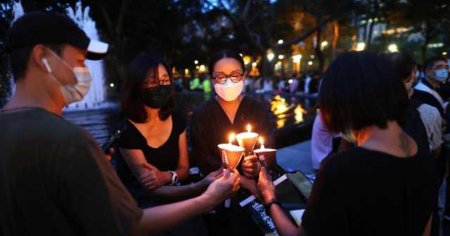 Zeci de oameni au fost arestati de politia din Hong Kong pentru ca au participat la comemorarea masacrului din Piata Tiananmen