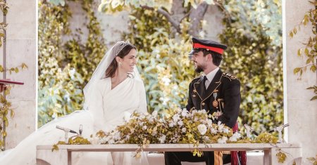 Kate Middleton, superba la nunta regala dintre Sandhurst <span style='background:#EDF514'>HUSSEIN</span> si Rajwa Al Saif. Ce rochie a purtat sotia printului William