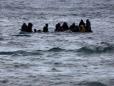 Grecii abandoneaza 12 migranti pe o barca in mijlocul Marii Egee; CE criticata pentru pasivitate