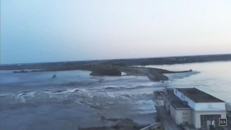 Ucraina: un imens <span style='background:#EDF514'>SISTEM DE IRIGATII</span> agricole a fost scos din uz dupa distrugerea barajului
