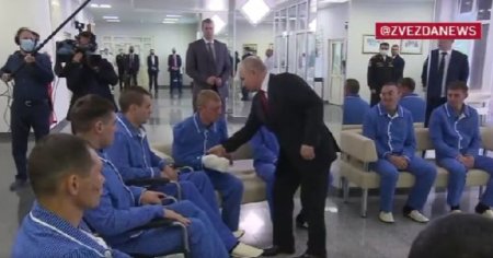 Putin, vizita la un spital cu militari raniti in razboiul din Ucraina: Sunteti barbati adevarati VIDEO