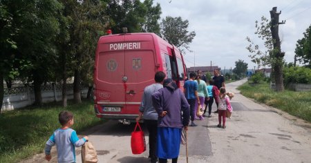 Zeci de persoane din mai multe sate din judetul Dolj, evacuate din cauza inundatiilor