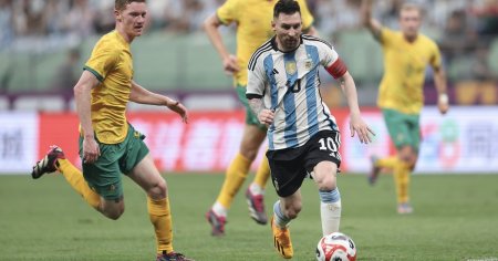 Lionel Messi, retinut o ora de va<span style='background:#EDF514'>MESII</span> chinezi! Intrebarea cu care i-a bulversat pe asiatici