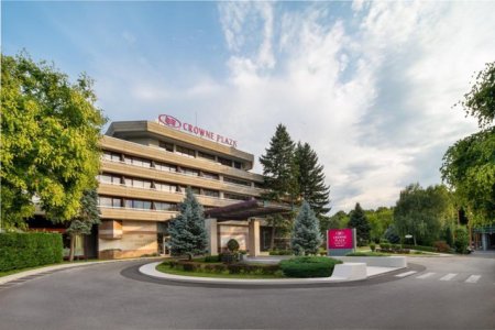 Hotelul Crowne Plaza Bucharest aniverseaza 25 de ani de excelenta in industria ospitalitatii si isi propune sa devina ecofriendly pentru toti oaspetii sai (P)