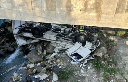 Sofer roman de TIR mort strivit in cabina, dupa ce a cazut cu camionul de pe un pod, in Italia