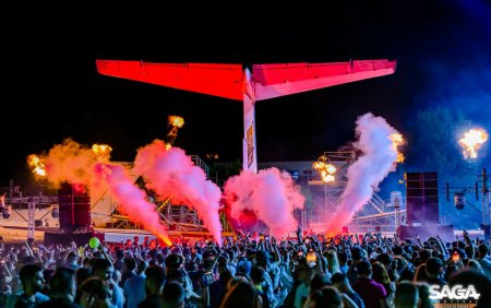 <span style='background:#EDF514'>SAGA FESTIVAL</span>, 3 zile pline de distractie la Romaero pentru cei peste 165 000 de oameni