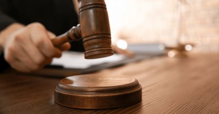 Femeie maritata, condamnata pentru uciderea amantului. Sentinta data de Tribunalul Neamt