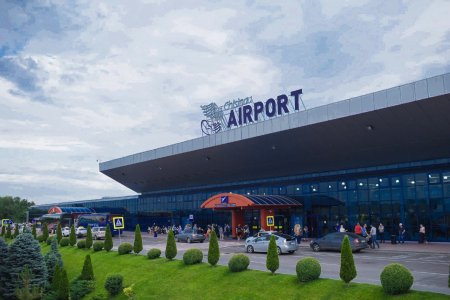 Doi oameni morti dupa un schimb de focuri pe aeroportul din Chisinau. Atacatorul, un cetatean strain caruia i-a fost refuzata intrarea in Republica Moldova, a fost prins