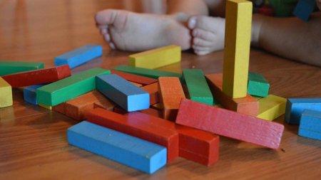 Sistemul Montessori: Ce inseamna si care sunt beneficiile?