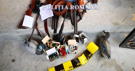 Un adevarat arsenal descoperit in Valcea si Bucuresti. Suspectii vanau <span style='background:#EDF514'>MISTRETI</span> si cerbi in plina zi FOTO