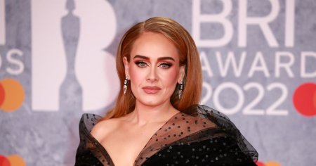 Adele, catre fanii care arunca cu obiecte in muzicieni: Va provoc. Sa incerce careva sa arunce cu ceva spre mine VIDEO