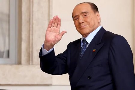 Cine mosteneste imperiul lui <span style='background:#EDF514'>SILVIO</span> Berlusconi?
