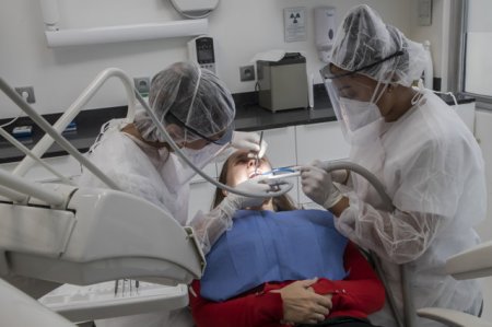 USR: Fortarea a mii de cabinete stomatologice mici sa se desfiinteze, o decizie odioasa