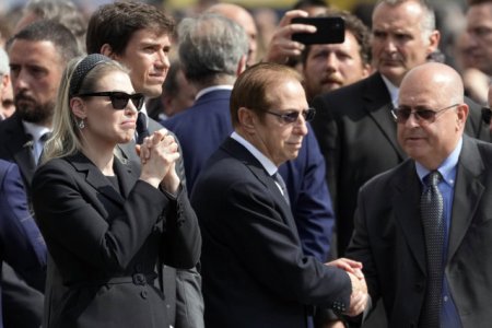 Cum se imparte averea lui Berlusconi: pachet majoritar celor mai mari copii, Marina si Pier <span style='background:#EDF514'>SILVIO</span>